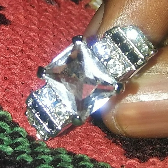 White Rhodium white gem ring - Picture 3 of 6